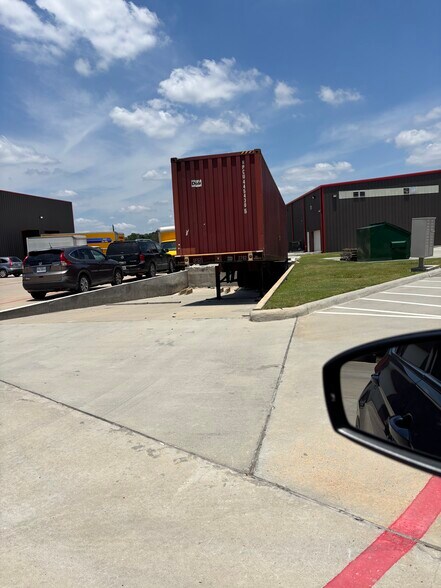 More Photos Of 16285 North Fwy, Houston Unknown For Lease