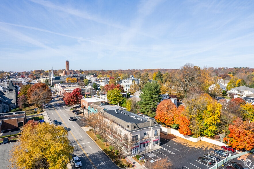 More Photos Of 217 E Lancaster Ave, Wayne Bank For Lease