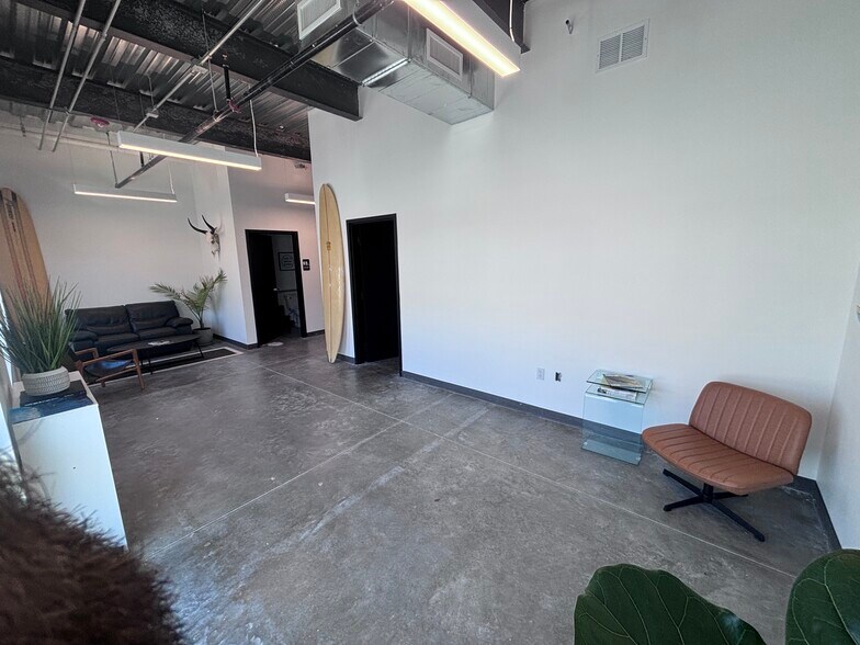 More Photos Of 8170 Uzita Dr, Sarasota Flex For Lease