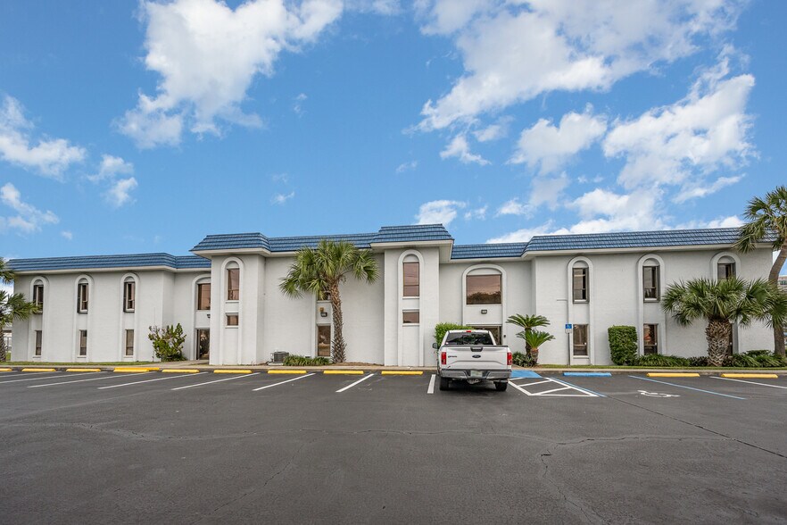 Primary Photo Of 3000 N Atlantic Ave, Cocoa Beach Office For Lease