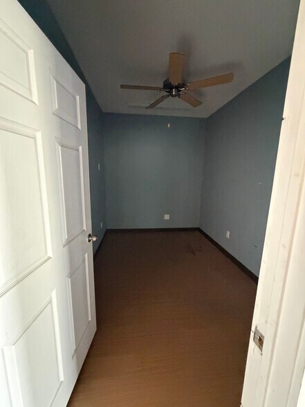 More Photos Of 4749 E Ben White Blvd, Austin Distribution For Lease