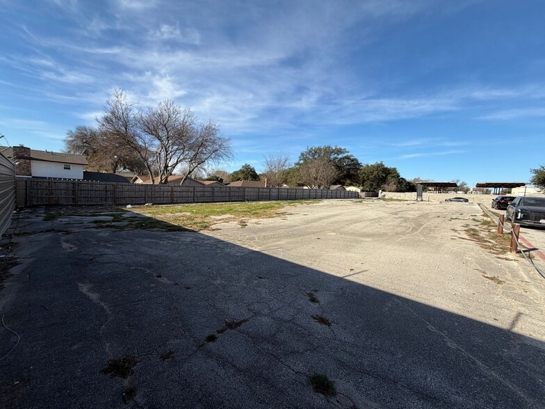 More Photos Of 890 Coronado Blvd, Universal City Land For Sale