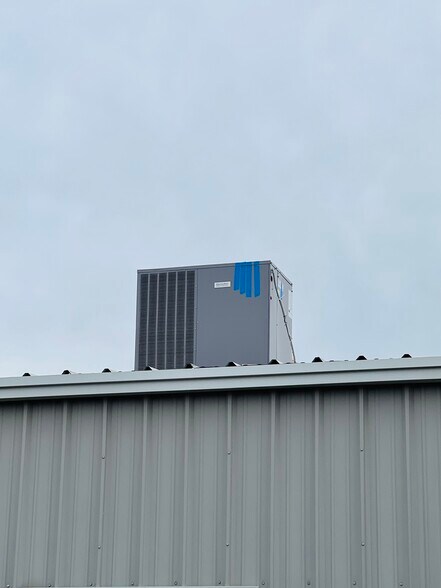 More Photos Of 590 N Main St, Leeds Manufacturing For Sale