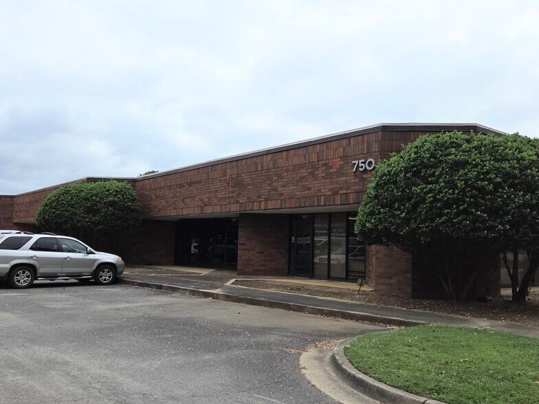Primary Photo Of 750 Baconsfield Dr, Macon-Bibb Light Manufacturing For Lease