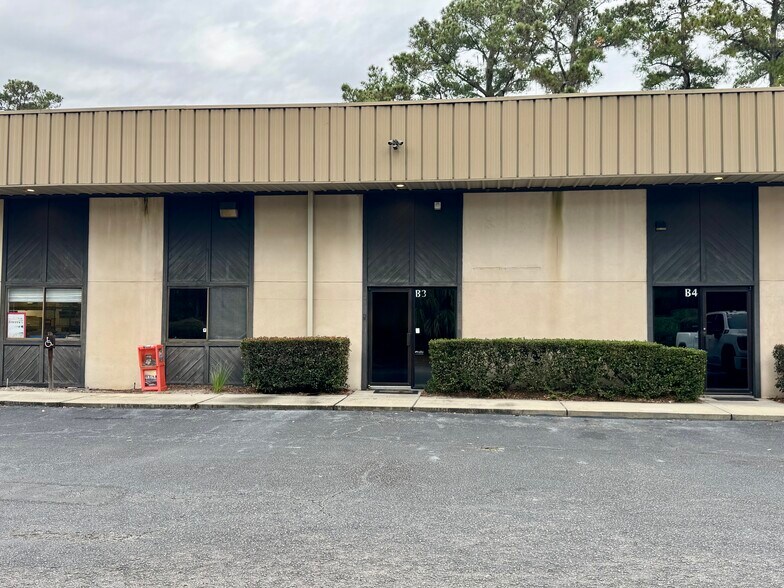 Primary Photo Of 386 Spanish Wells Rd, Hilton Head Research And Development For Sale