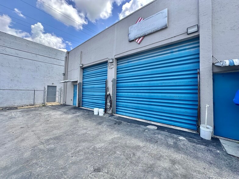 More Photos Of 5751 Dawson St, Hollywood Warehouse For Lease