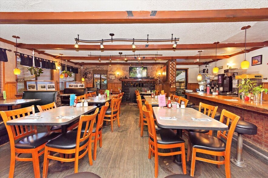 More Photos Of 337 W Big Bear Blvd, Big Bear City Restaurant For Sale