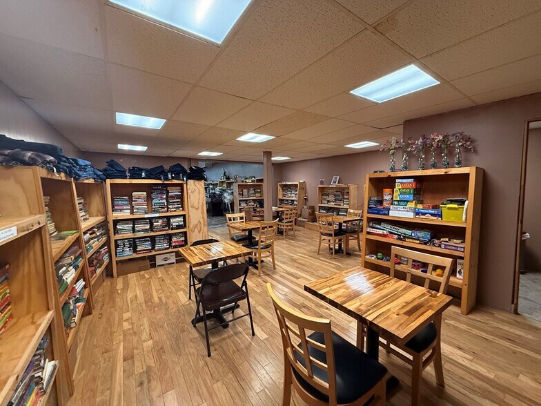 More Photos Of 130 W Main St, Westfield Flex For Sale