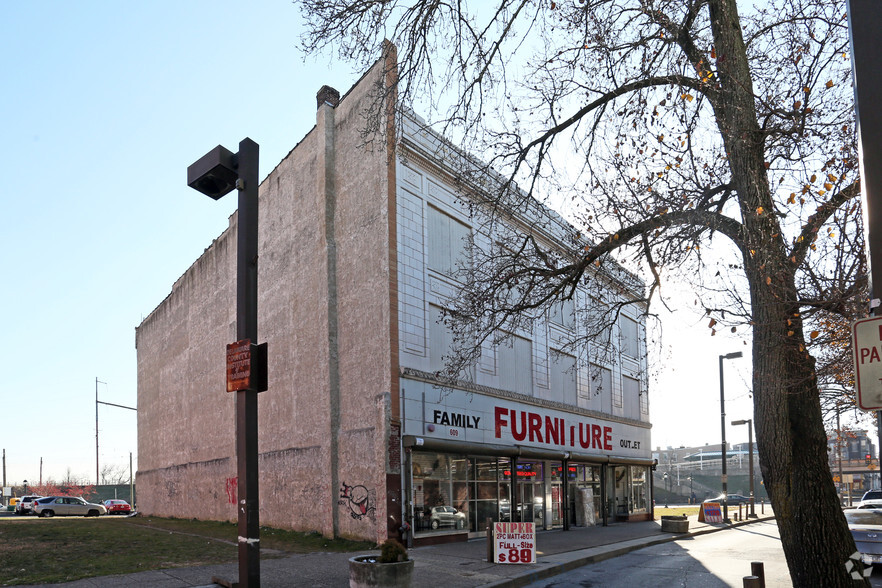 Primary Photo Of 609 Avenue Of The States, Chester Storefront Retail Office For Lease