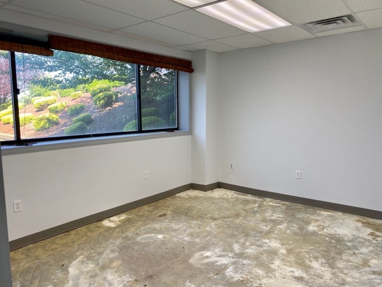More Photos Of 230 Bilmar Ave, Pittsburgh Light Manufacturing For Lease