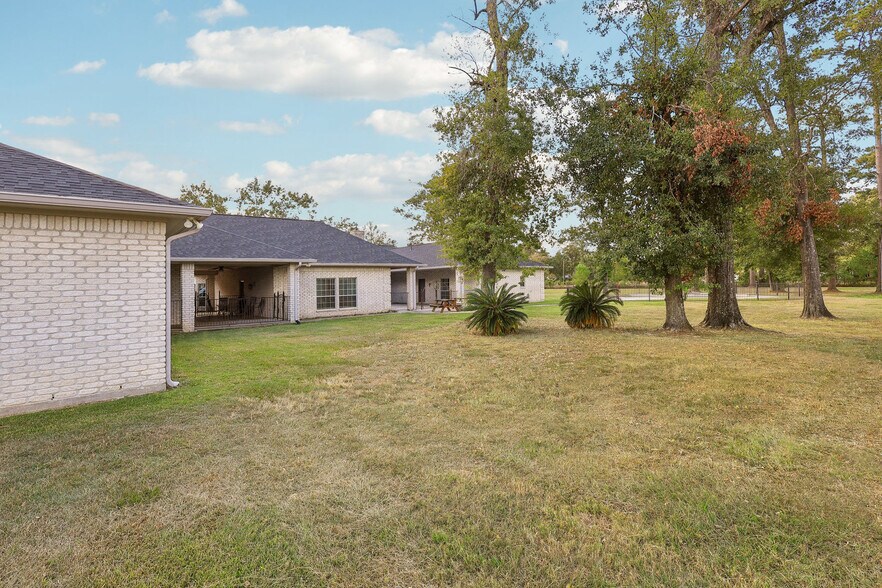 More Photos Of 3610 Otto Rd, Spring Specialty For Sale