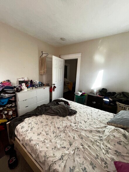 More Photos Of 140 Orange St, Waterbury Apartments For Sale