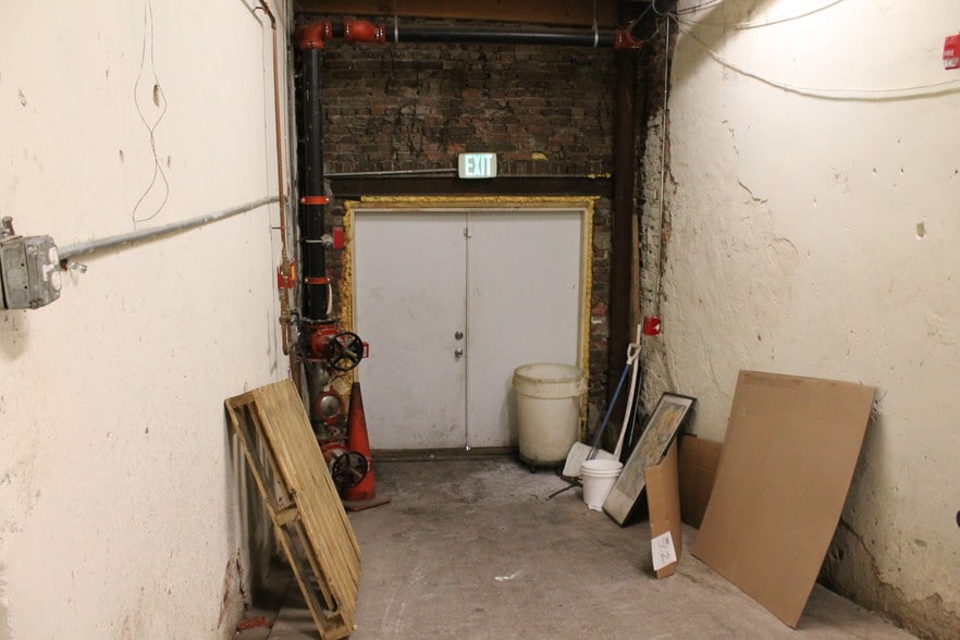 More Photos Of 803-807 Washington Blvd, Baltimore Storefront Retail Residential For Lease