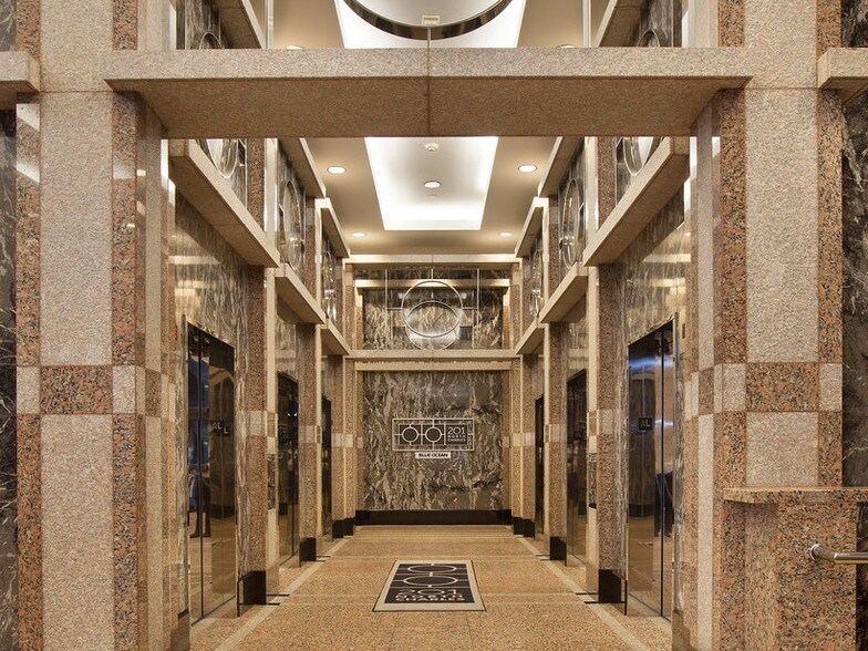 More Photos Of 201 N Charles St, Baltimore Office For Lease