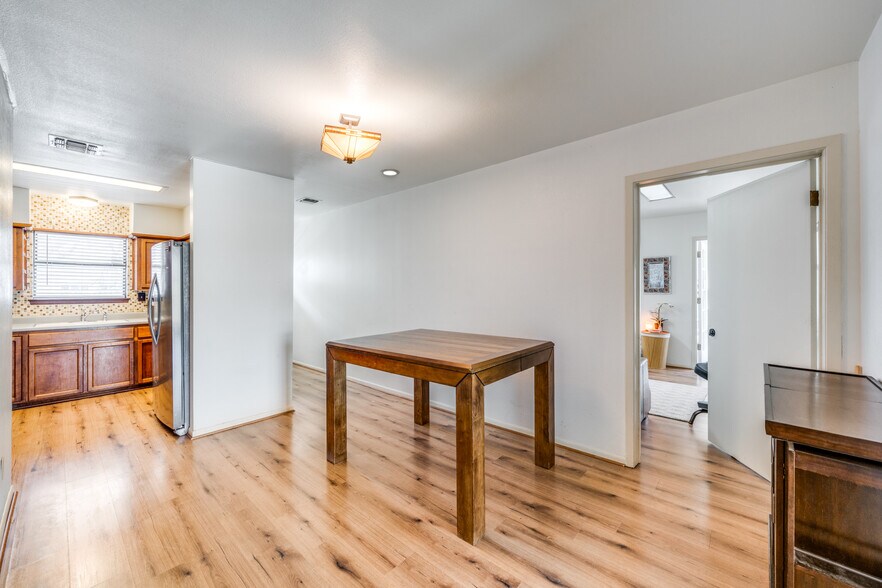 More Photos Of 7870 Broadway, San Antonio Medical For Sale