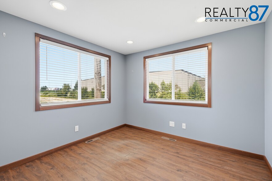 More Photos Of 4301 6th St SW, Cedar Rapids General Retail For Sale