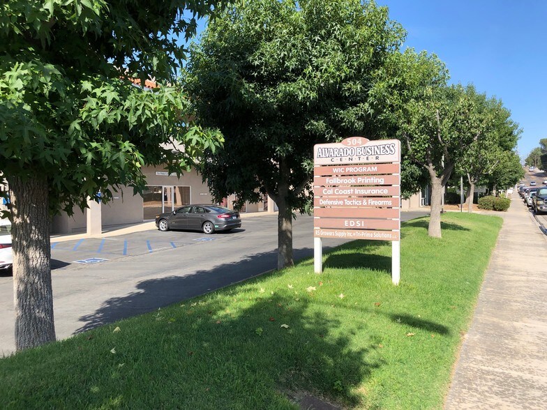 More Photos Of 504 E Alvarado St, Fallbrook Light Manufacturing For Lease