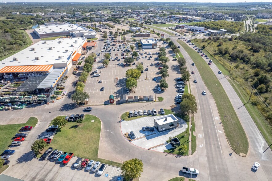 More Photos Of 330 NW John Jones Dr, Burleson General Retail For Sale