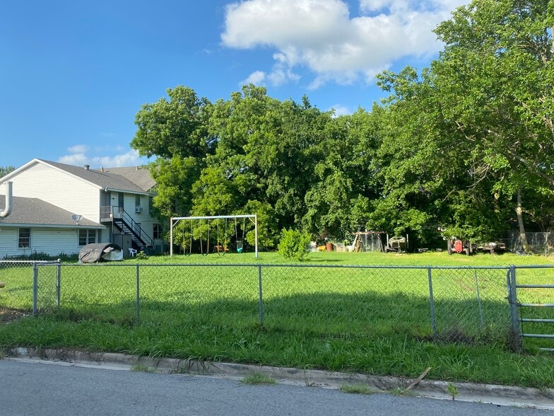 More Photos Of 404 S Adams St, Kemp Religious Facility For Sale