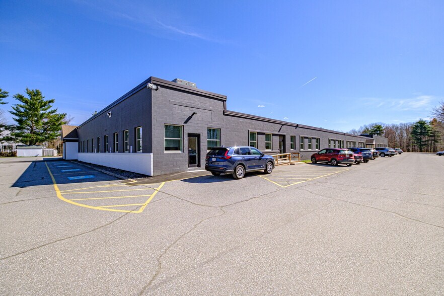 More Photos Of 76 Northern Ave, Gardiner Office For Sale