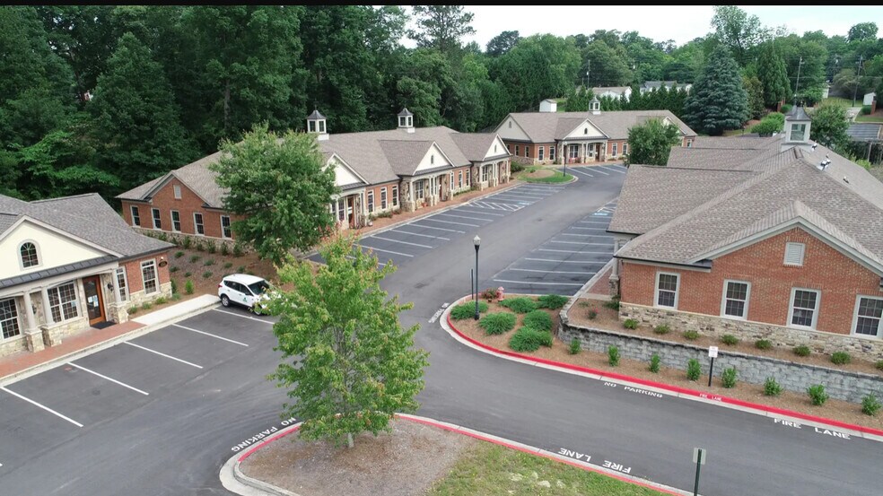 Primary Photo Of 514 W Maple St, Cumming Unknown For Lease