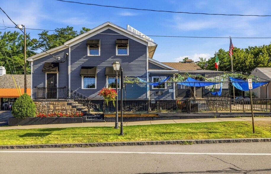 More Photos Of 810 Center St, Lewiston Restaurant For Sale