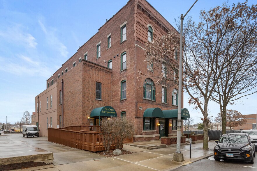 More Photos Of 112 W Hill St, Champaign Multifamily For Sale