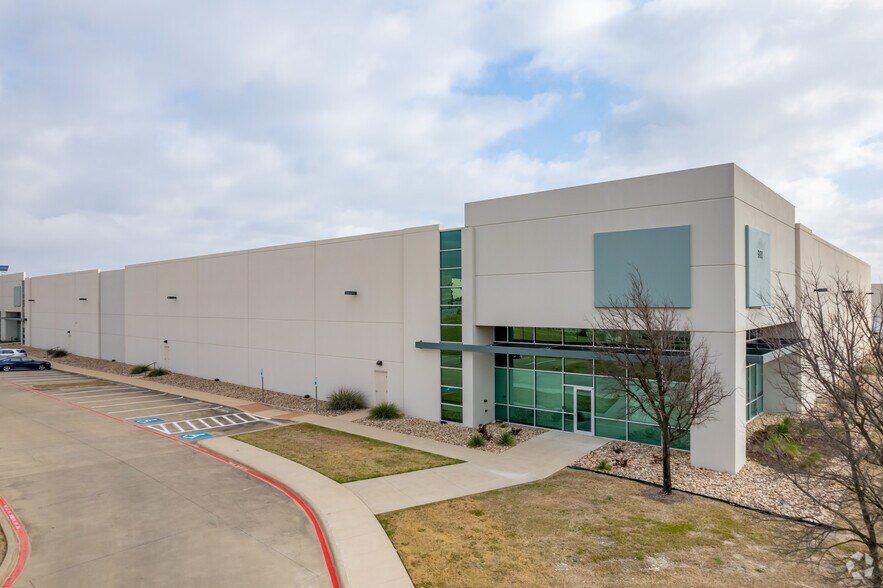 Primary Photo Of 900 New Meister Ln, Pflugerville Distribution For Lease