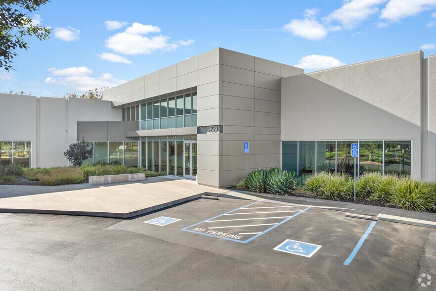 More Photos Of 2580 Junction Ave, San Jose Research And Development For Lease