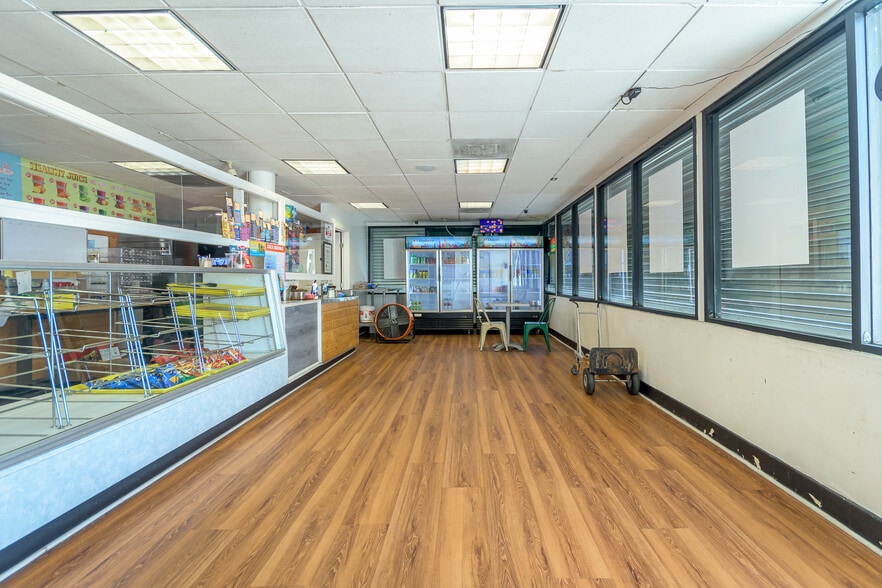 More Photos Of 853 E Manchester Ave, Los Angeles Restaurant For Sale