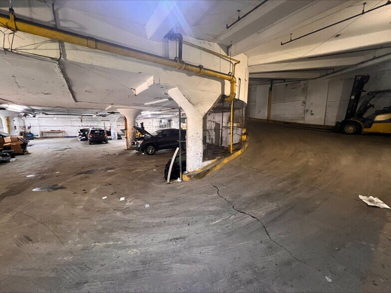 More Photos Of 122-128 N 11th St, Newark Manufacturing For Sale