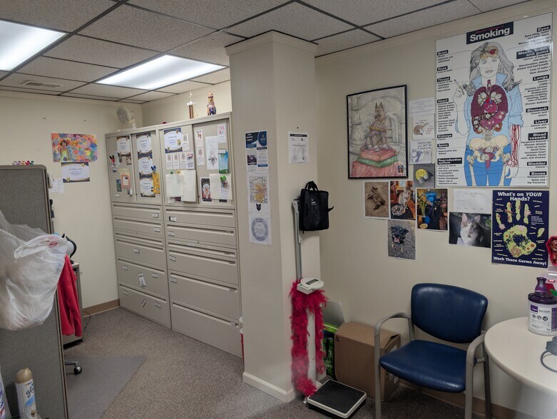 More Photos Of 566 N Cedar St, Mason Self Storage For Lease