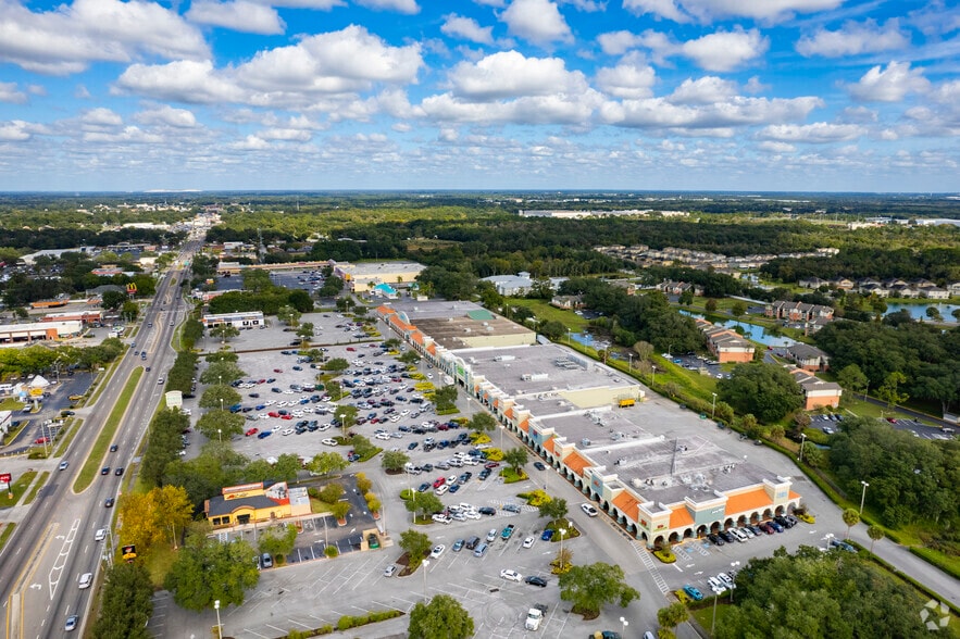 More Photos Of 2202 James L Redman Pky, Plant City General Retail For Lease