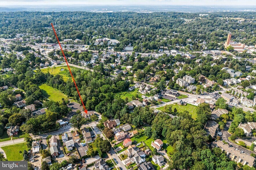 More Photos Of 405 W Wayne Ave, Wayne Office Residential For Sale