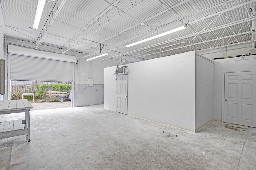 More Photos Of 1800-1812 SW 7th Ave, Pompano Beach Warehouse For Sale