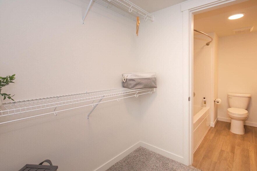 More Photos Of 15300 33rd Ave S, Seatac Apartments For Lease