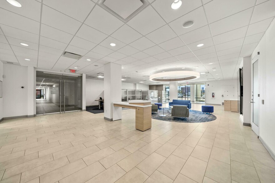 More Photos Of 638 Harrison Ave, Panama City Bank For Lease