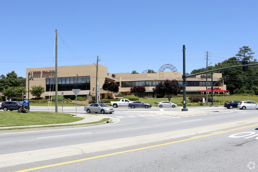 More Photos Of 6690 NE Roswell Rd, Atlanta Unknown For Lease