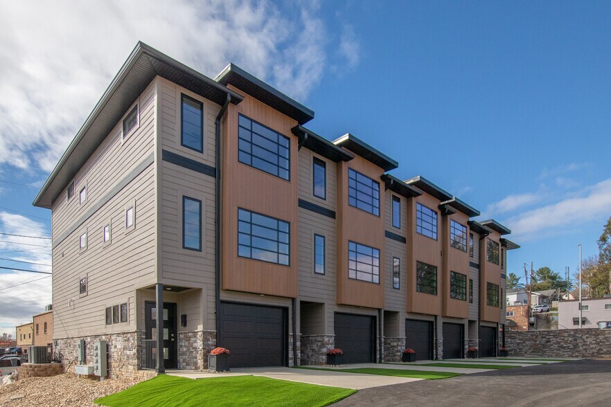 Primary Photo Of 577 English St, Bristol Apartments For Sale