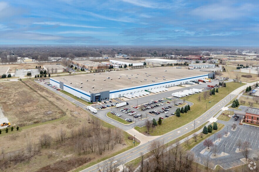 More Photos Of 6515 Ameriplex Dr, Portage Warehouse For Lease