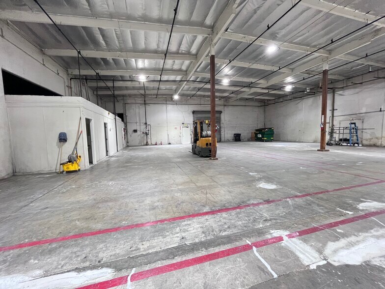 Primary Photo Of 14095 Laurelwood Pl, Chino Warehouse For Lease