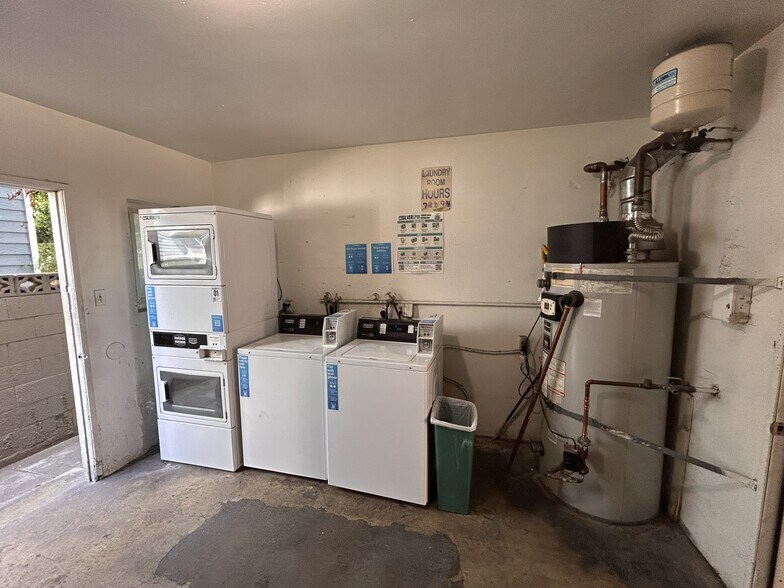 More Photos Of 14611 Larch Ave, Lawndale Apartments For Sale