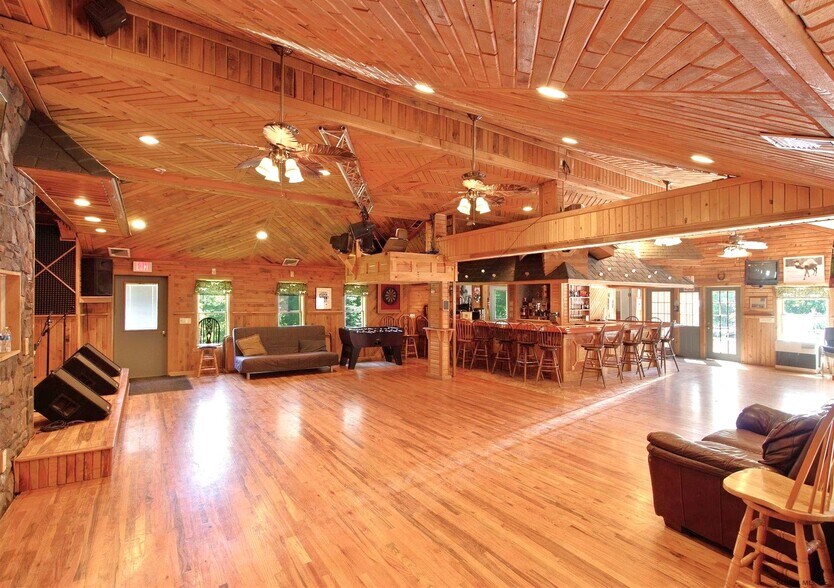 More Photos Of 218 NY-296, Windham Hotel For Sale