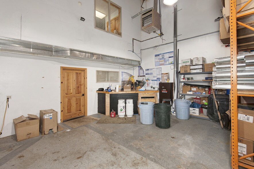 More Photos Of 365 Warren Ave, Silverthorne Showroom For Lease