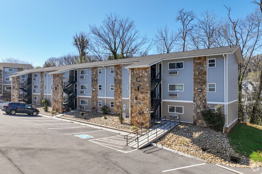 Primary Photo Of 2300 Davenport Rd, Knoxville Apartments For Sale