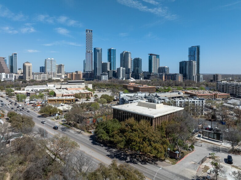 More Photos Of 611 S Congress Ave, Austin Office For Lease