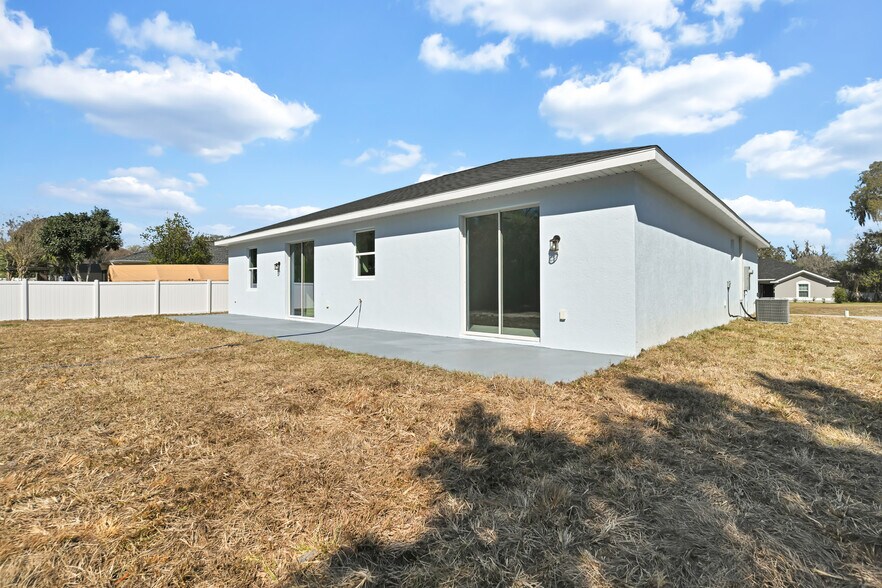 More Photos Of 7604 103rd Loop, Ocala Multifamily For Sale