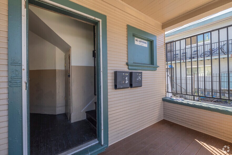 More Photos Of 3142 Coolidge Ave, Oakland Apartments For Sale