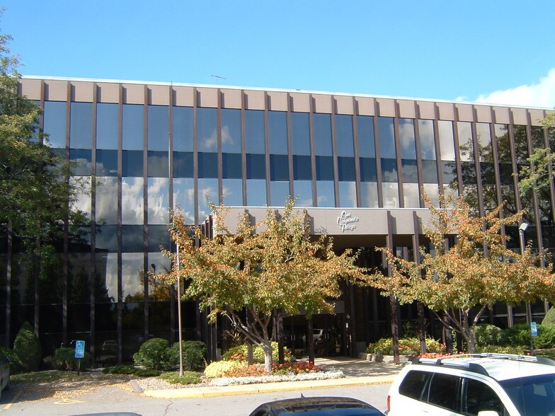 More Photos Of 7400 Metro Blvd, Edina Office For Lease