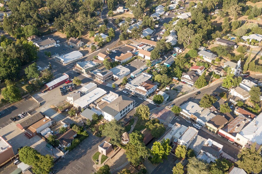 More Photos Of 18239 Main St, Jamestown Hotel For Sale